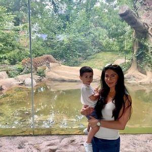 Meet your Posher, Eleni